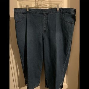EUC Catherines Timeless Fit denim capris 2x